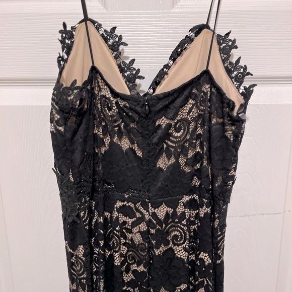 Formal dress 🖤 - Picture 3 of 4